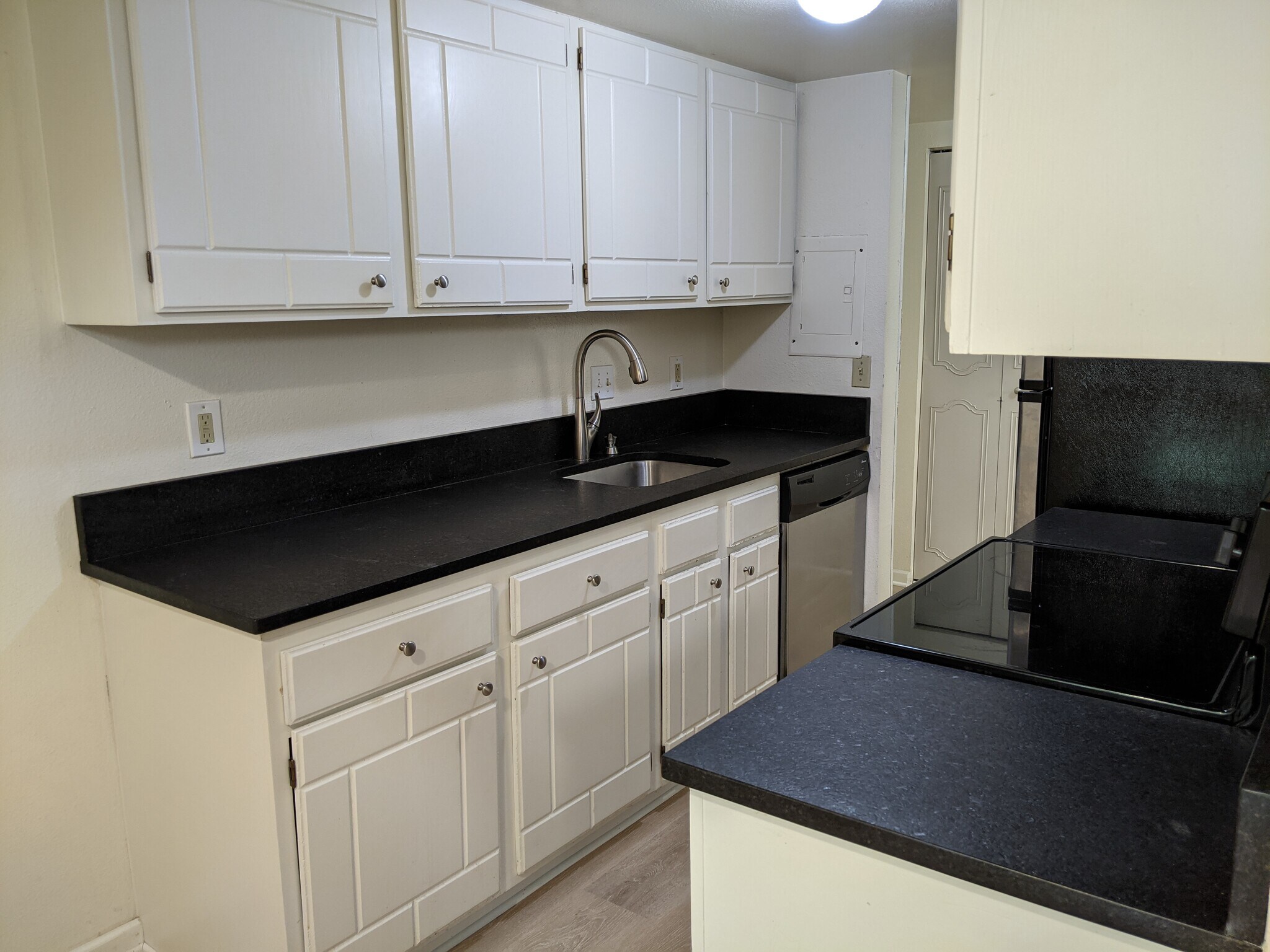Kitchen - 805 29th St