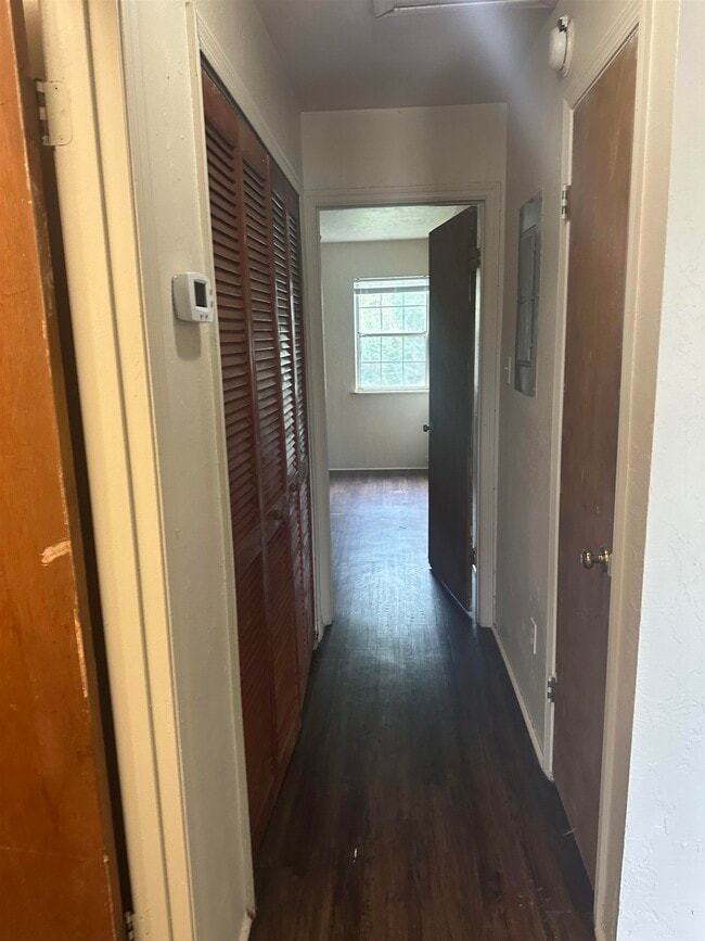 Building Photo - 2651 Chateau Ln