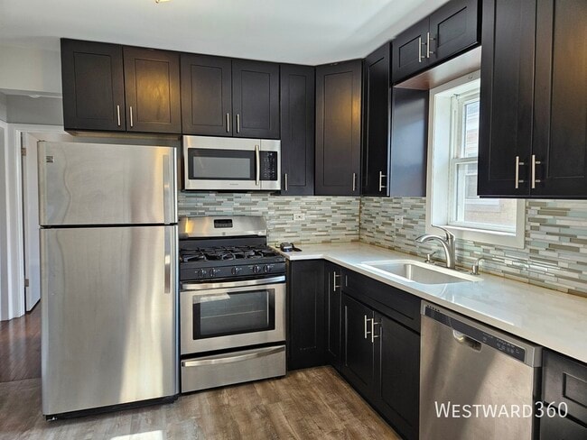 Building Photo - 5601 W Berenice Ave