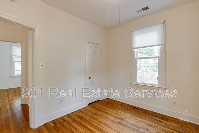 Building Photo - 1034 Meda St