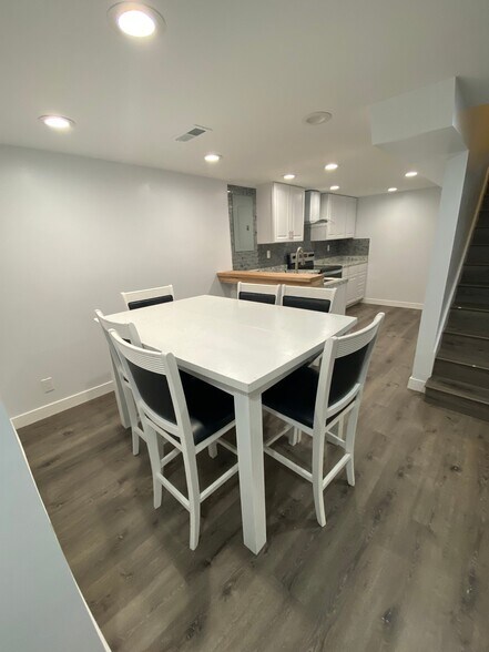 Building Photo - 105 Green Dr