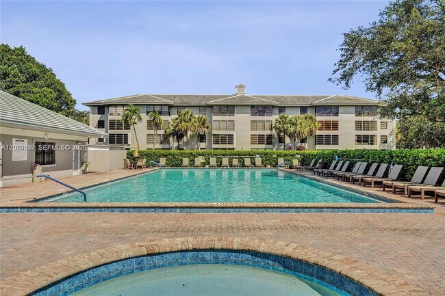 Building Photo - 1520 Whitehall Dr