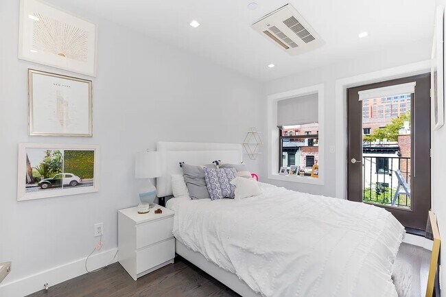 Building Photo - 237 E 31st St