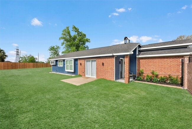 Building Photo - 18503 Willow Moss Dr