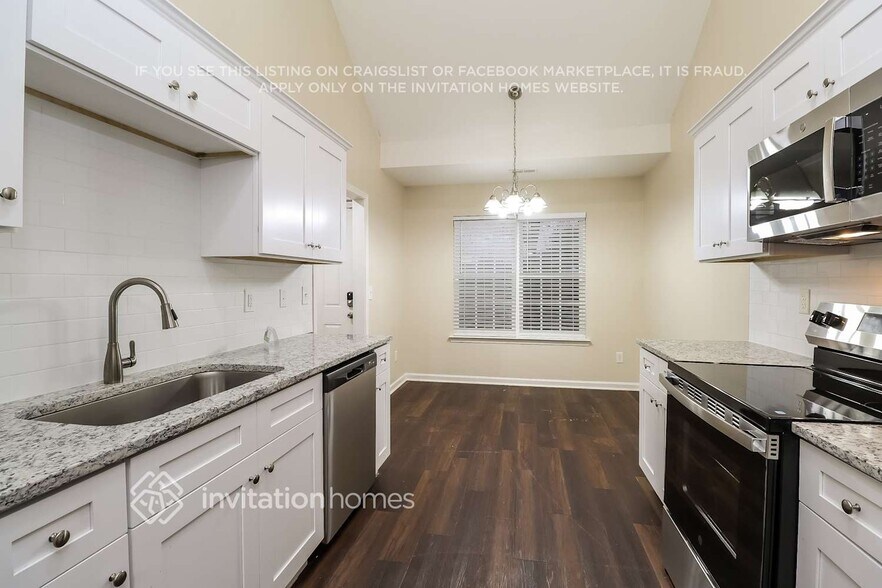 Building Photo - 11203 Pointer Ridge Dr