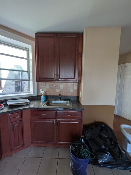 Building Photo - 550 Avenue C