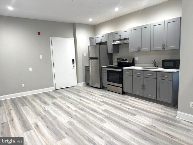 Building Photo - 3857 N Broad St