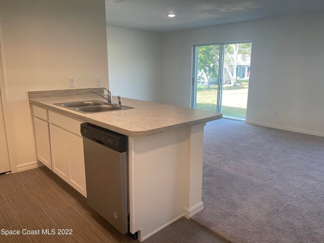 Building Photo - 1215 Hastings Rd SW