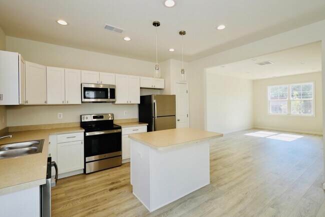 Building Photo - 809 S Cameron St