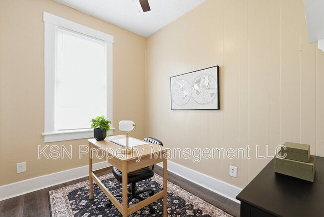 Building Photo - 716 W 38th St
