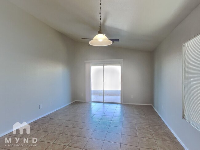 Building Photo - 1424 W Central Ave