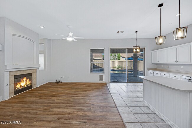 Building Photo - 2236 W Periwinkle Way