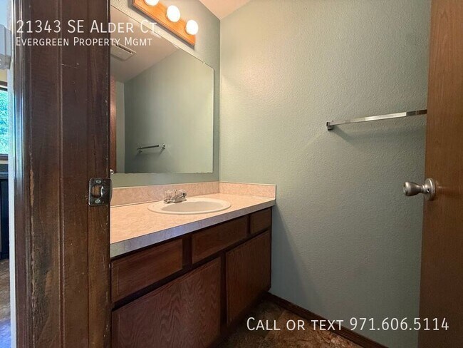 Building Photo - 21343 SE Alder Ct