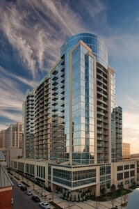 Contemporary architecture in a central Dallas location. - Glass House by Windsor