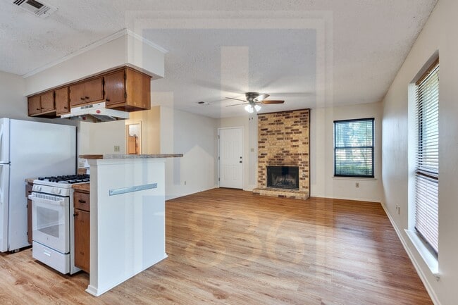 Building Photo - 3002 Breeze Terrace
