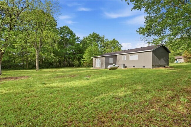 Building Photo - 526 Ochlahatchee Dr