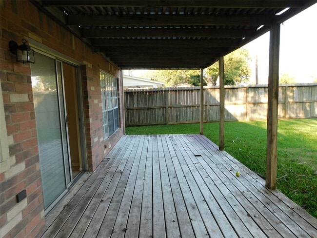 Building Photo - 3303 Rimrock Dr