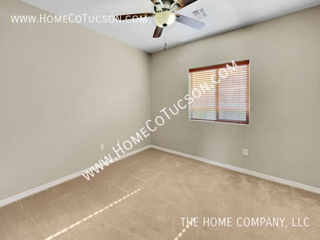 Building Photo - 1096 W Versilia Dr