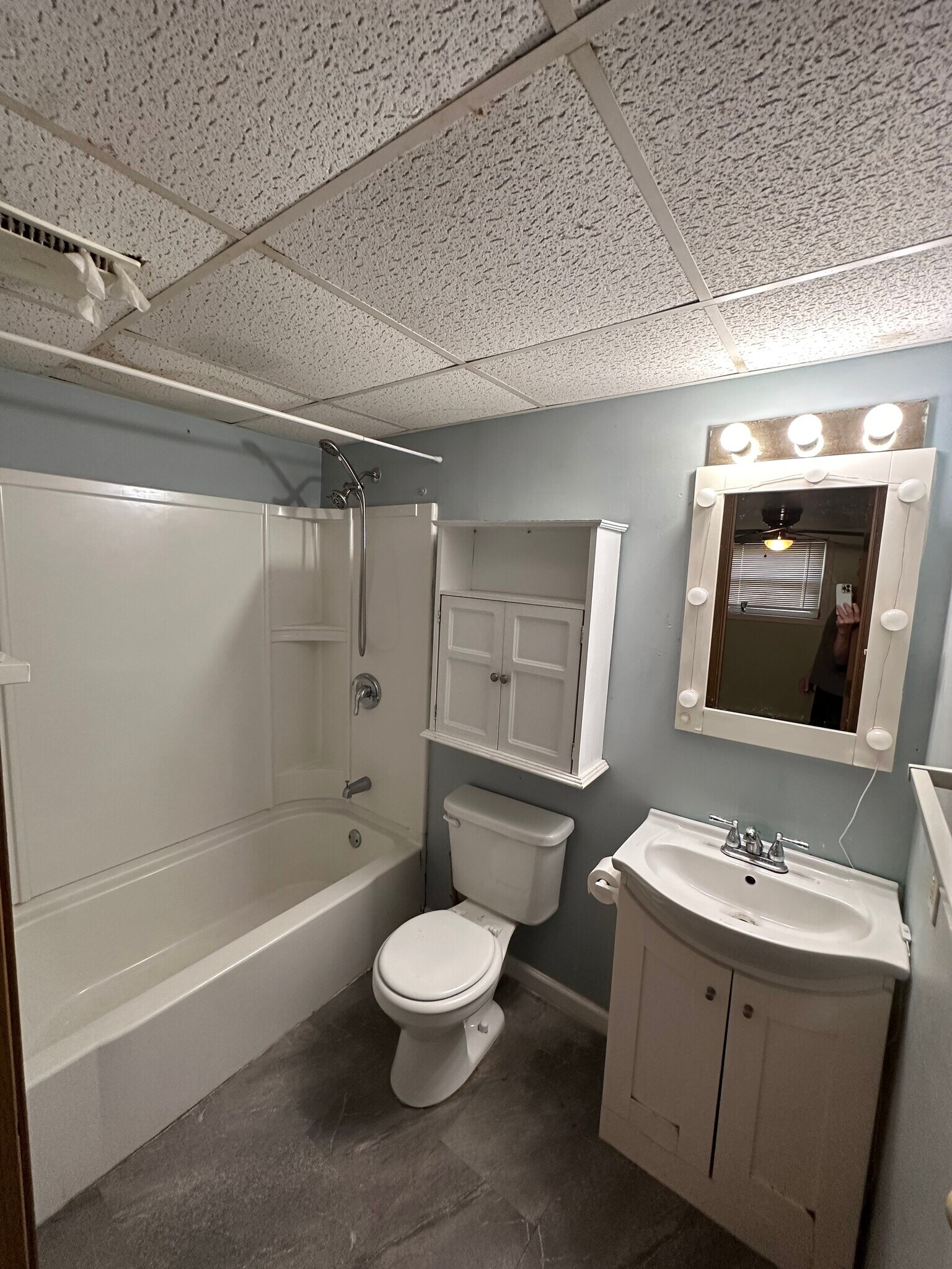 Building Photo - 3840 Mona Dr
