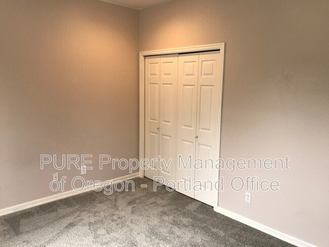 Building Photo - 18031 Chickaree Dr