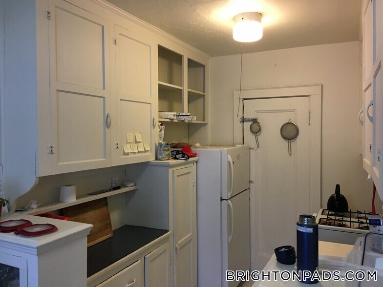 Building Photo - 2045 Commonwealth Ave