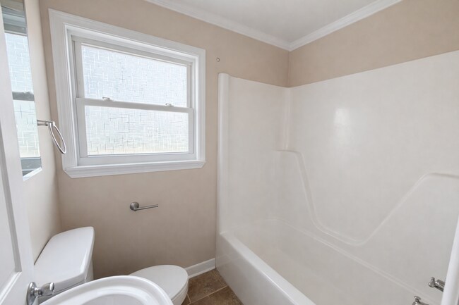 Building Photo - 503 Kirby Dr