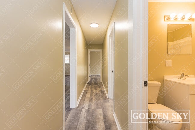 Building Photo - 2125 E Harvard Ave