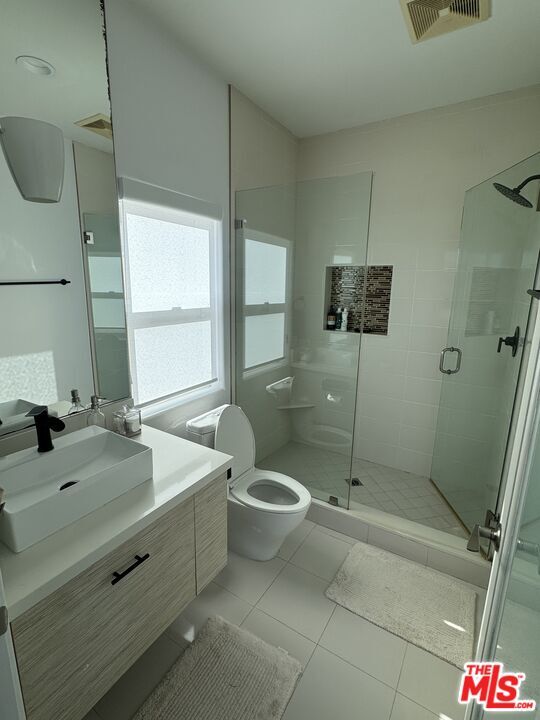 Building Photo - 1739 S Barrington Ave