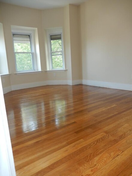 Primary Photo - 7 Greenmount St