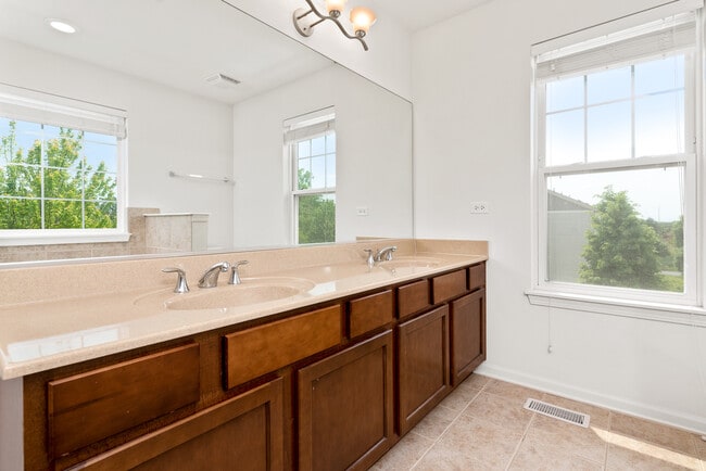 Building Photo - 3568 Gabrielle Ln