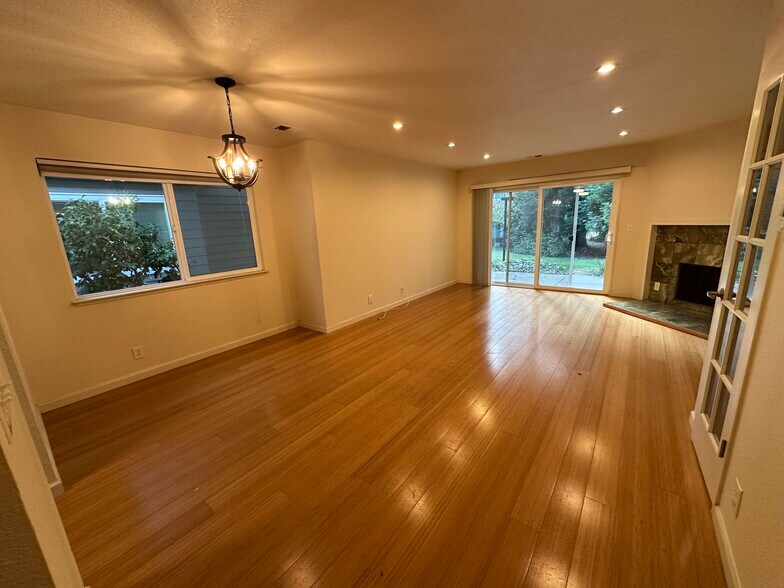 Open living + dining room - 137 Temescal Cir