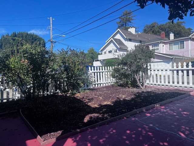 Building Photo - 8109 Ney Ave