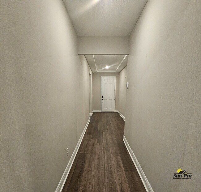 Building Photo - 379 Birkdale Dr