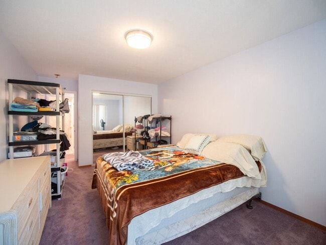 Building Photo - Luxury Maui Living in a Spacious Wailuku S...