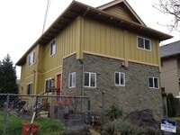 Building Photo - 4224-4224 N Commercial Ave