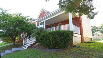 Building Photo - 406 Temple St