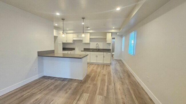 Building Photo - 10960 Avalon Blvd