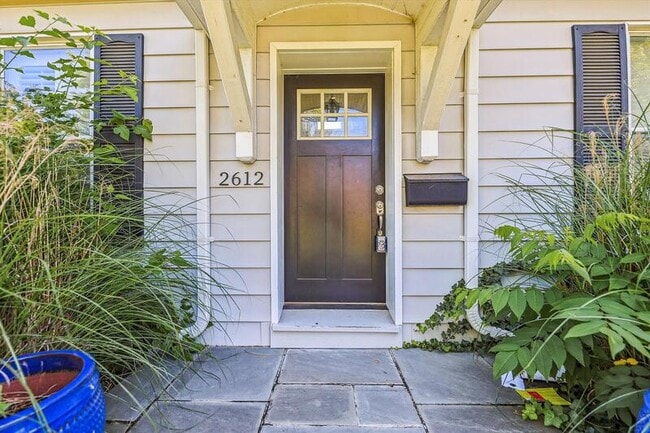 Building Photo - 2612 33rd St SE