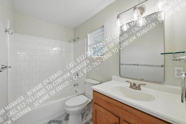 Building Photo - 506 E Alexander Ln
