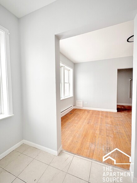 Building Photo - 6226 S Western Ave