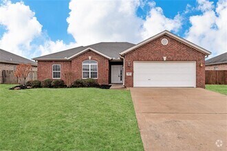 Building Photo - Bentonville Home! (March Move In)