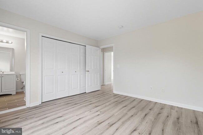 Building Photo - 43742 Tolamac Dr