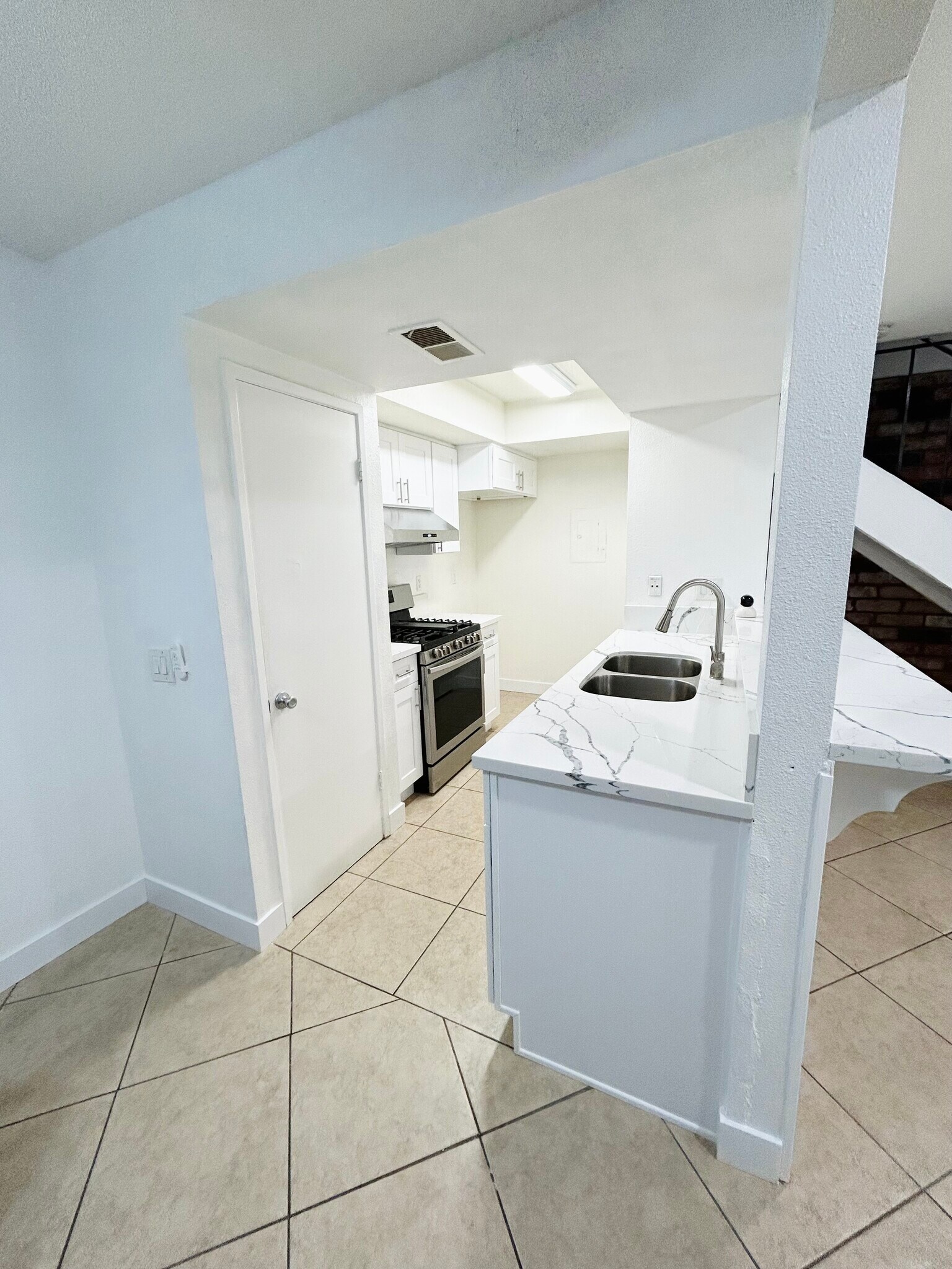 Building Photo - 1721 Normandy Pl