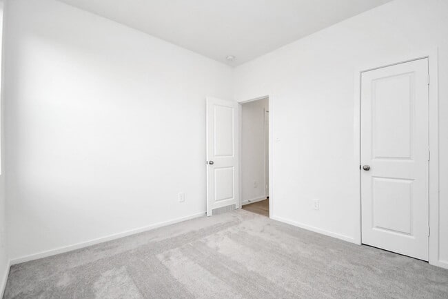 Building Photo - 934 Garden Path Dr