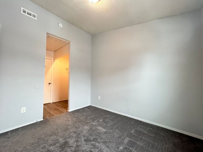 Building Photo - Welcome to this beautiful townhome in Virg...