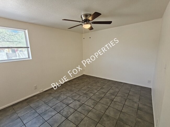Building Photo - 275 E Norma Ln