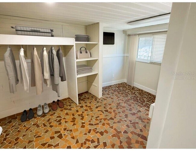 Building Photo - 4640 W Lamb Ave