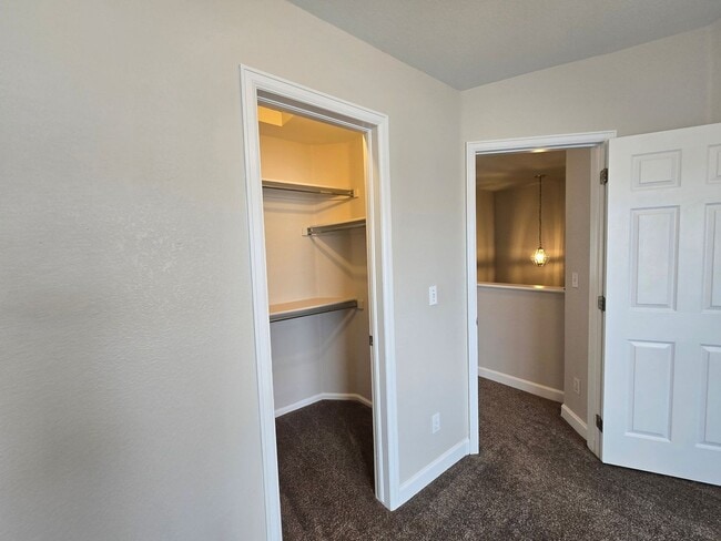 Building Photo - Charming 3BR House in Aurora
