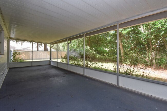 Building Photo - 3658 NW 40th Pl
