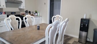 Building Photo - 282 Allen St